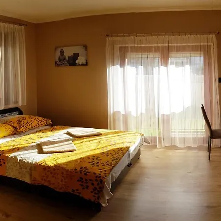Napsugar Apartmanhaz Bed and Breakfast