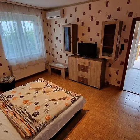 Napsugar Apartmanhaz *