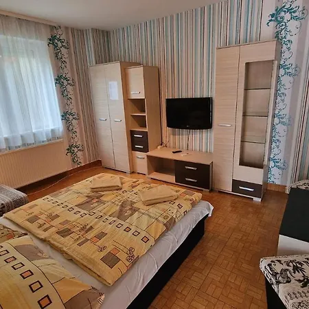 Napsugar Apartmanhaz Bed & Breakfast