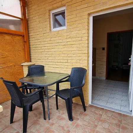 Napsugar Apartmanhaz Bed & Breakfast