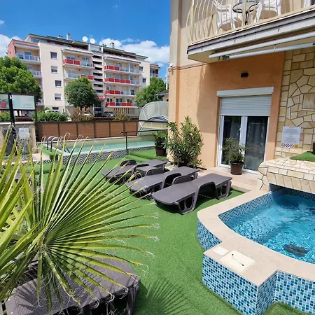 Napsugar Apartmanhaz 3*