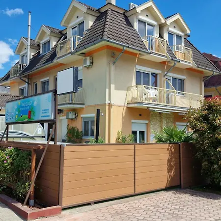 Napsugar Apartmanhaz 3* Siófok