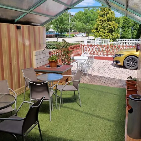 Bed & Breakfast Napsugar Apartmanhaz