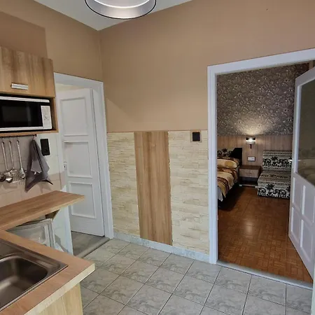 Bed & Breakfast Napsugar Apartmanhaz 3*