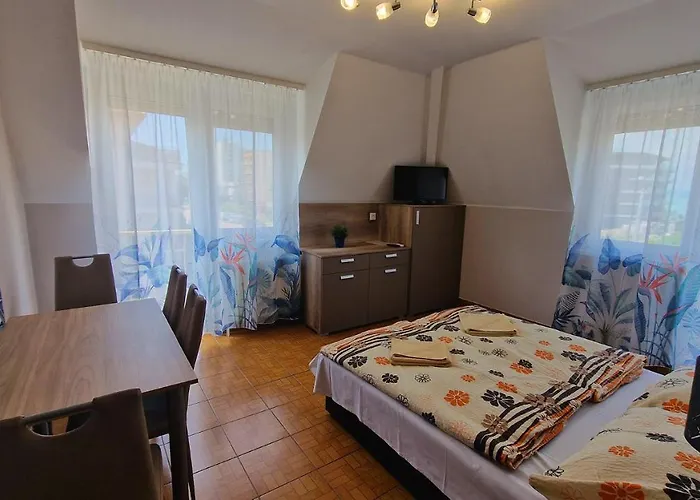 Nocleg ze śniadaniem Napsugar Apartmanhaz Siófok