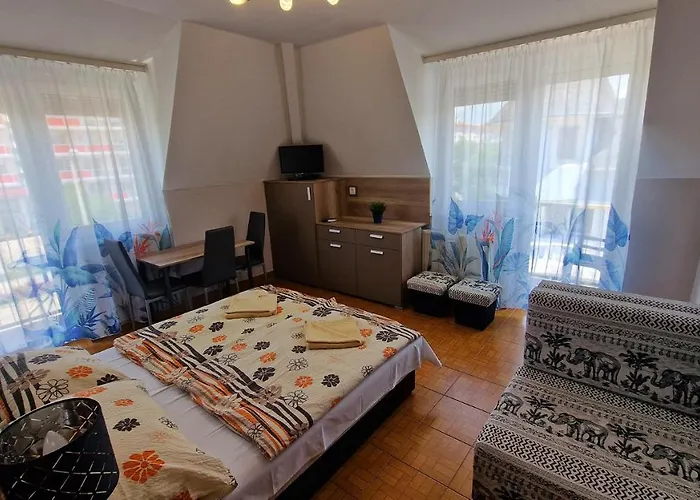 Nocleg ze śniadaniem Napsugar Apartmanhaz Siófok