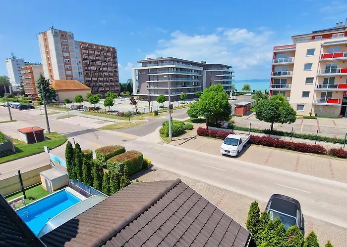 Nocleg ze śniadaniem Napsugar Apartmanhaz 3*