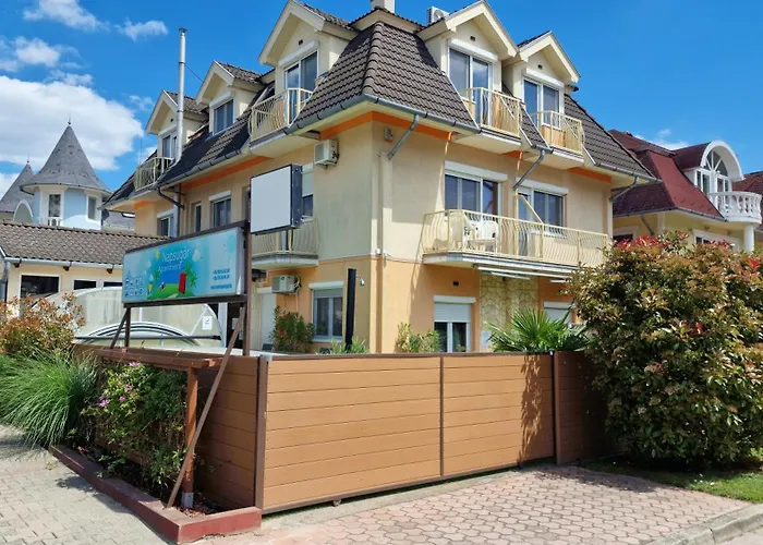 Napsugar Apartmanhaz 3* Siófok