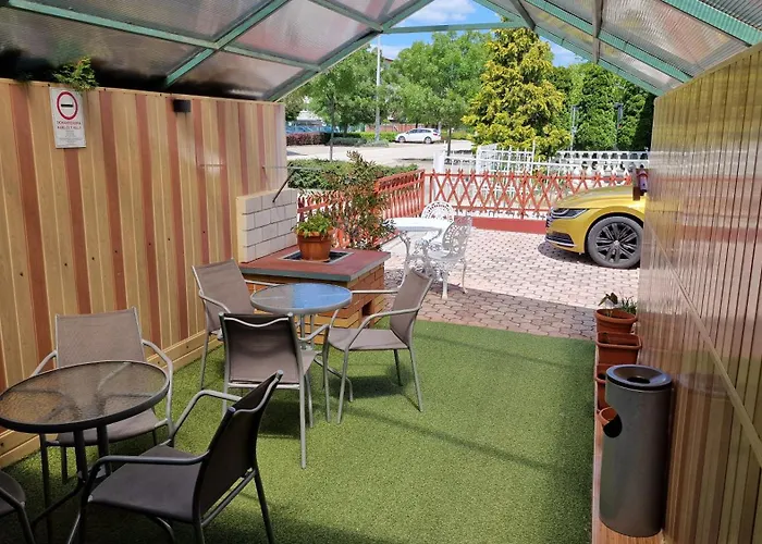 Nocleg ze śniadaniem Napsugar Apartmanhaz