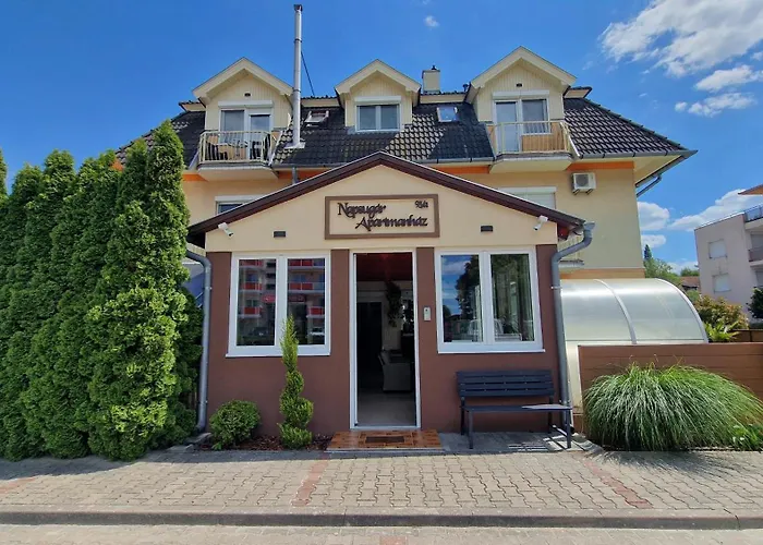 Napsugar Apartmanhaz Siófok